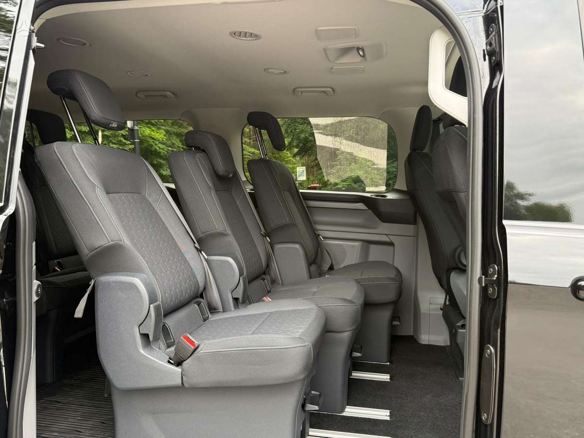 Ford Tourneo Custom, passenger minibus