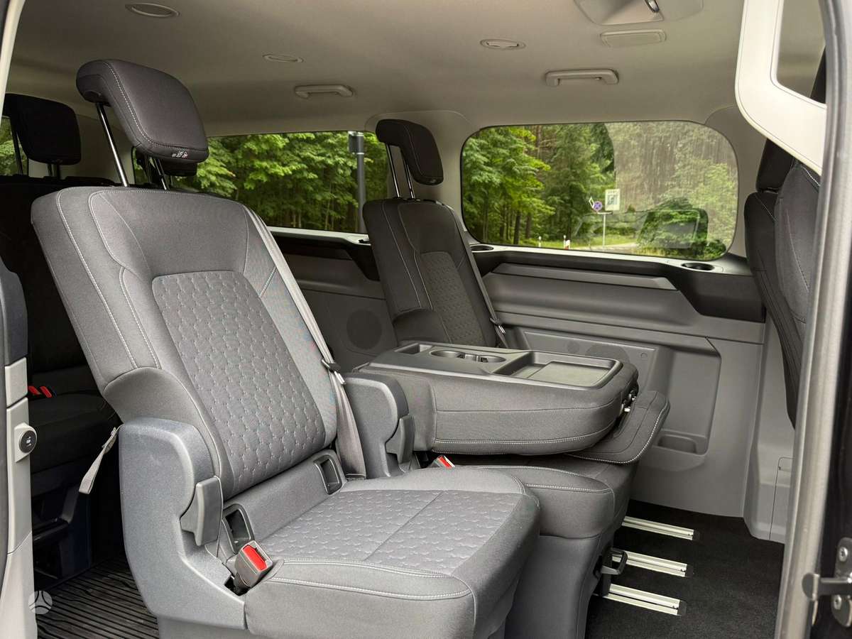 Ford Tourneo Custom, passenger minibus