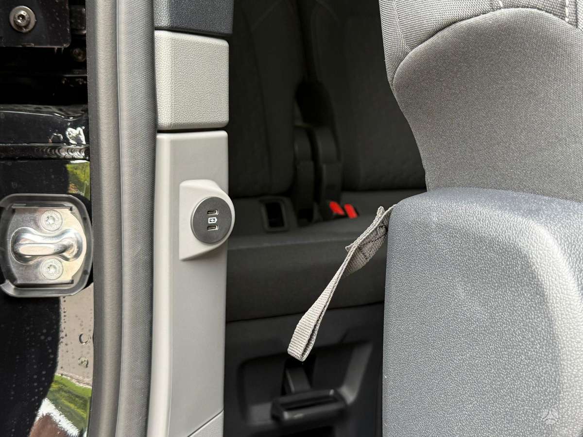 Ford Tourneo Custom, passenger minibus