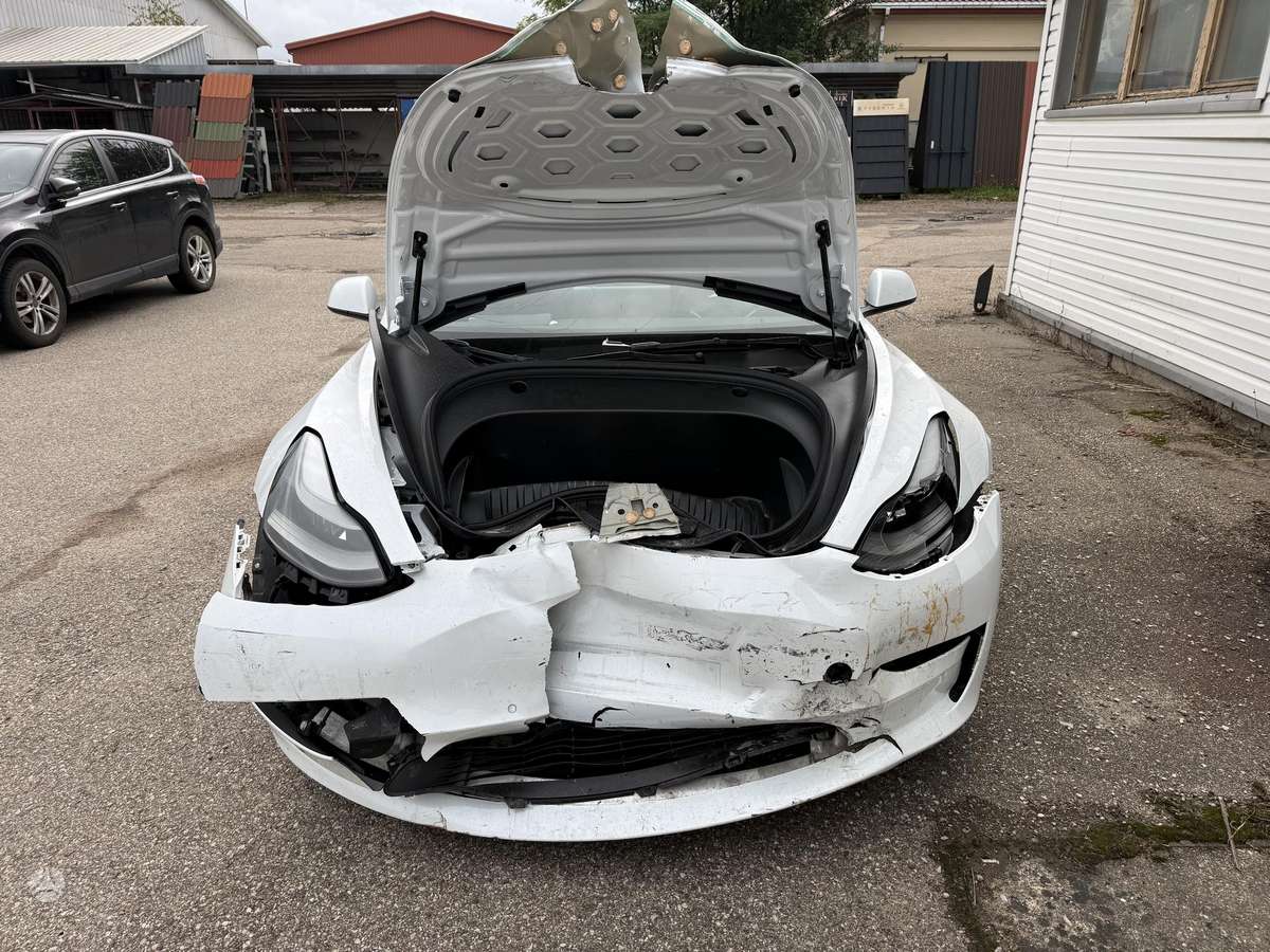 Tesla Model 3, 82 кВт·ч, Седан