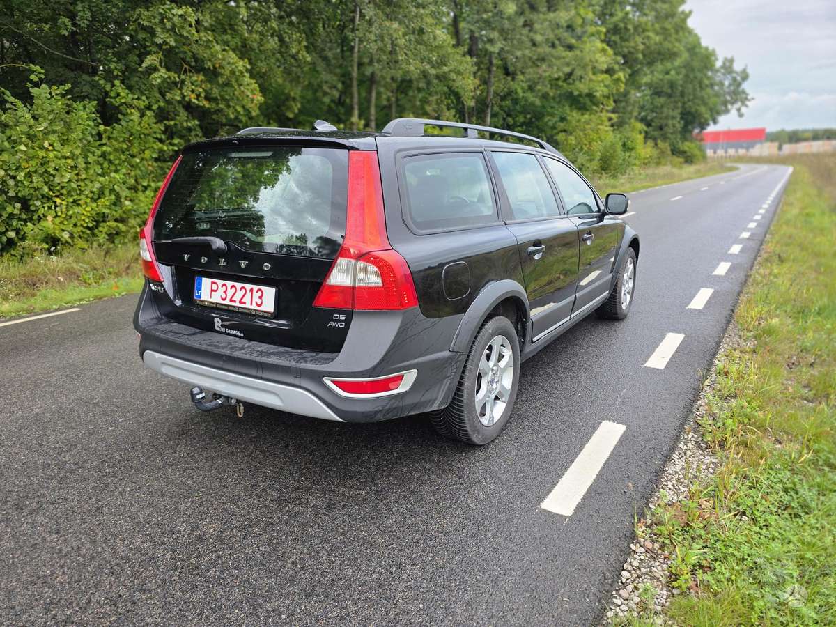 Volvo XC70 - 8