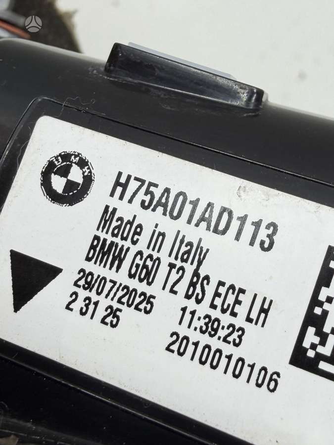 BMW 5 serija G61 stopai
