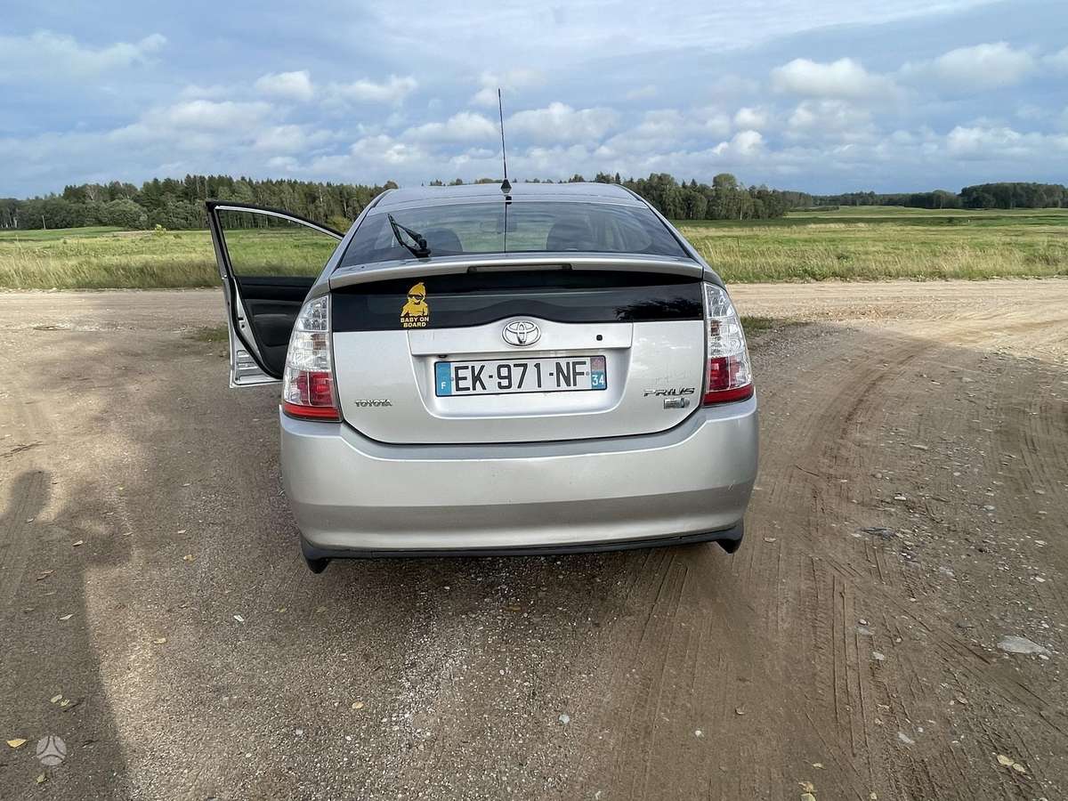 Toyota Prius, 1.5 l., hatchback