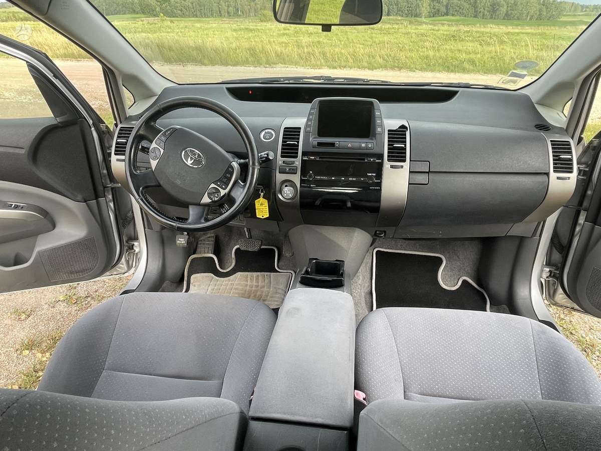 Toyota Prius, 1.5 l., hatchback