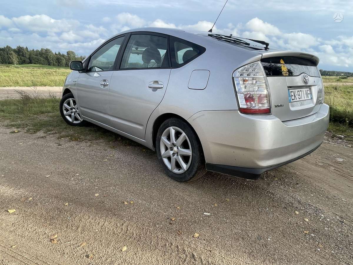 Toyota Prius, 1.5 l., hatchback