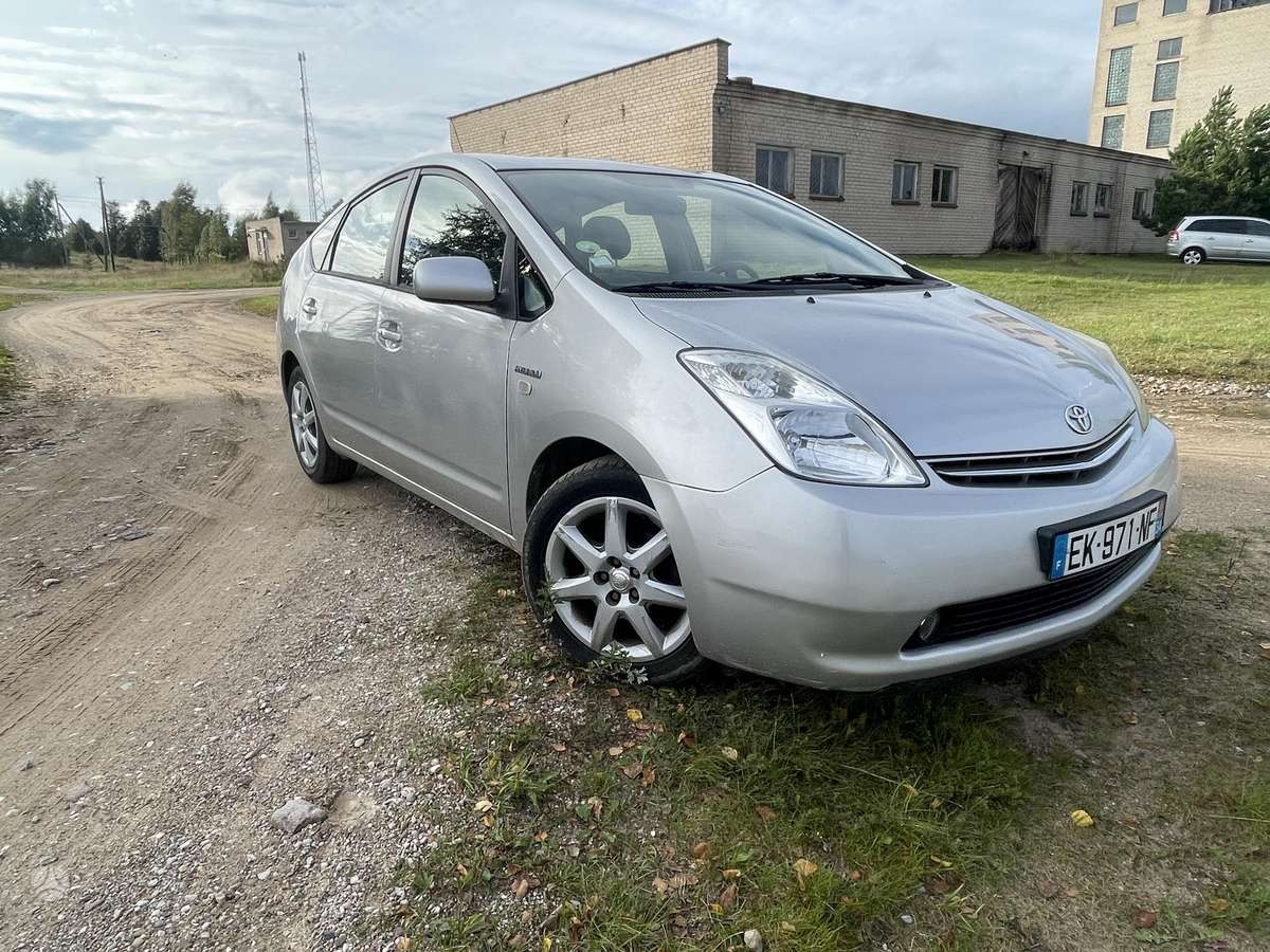 Toyota Prius, 1.5 l., hatchback