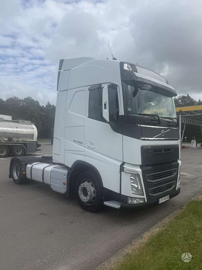 Volvo FH 420 MEGA, double sleeper