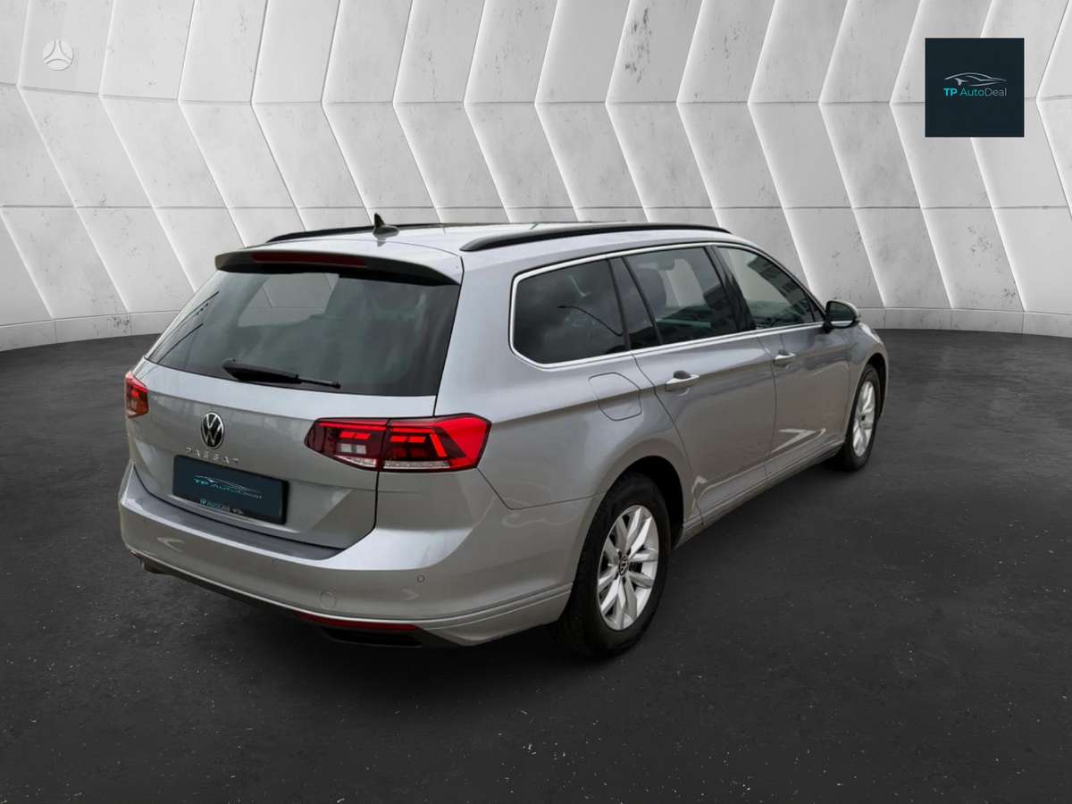 Volkswagen Passat - 4