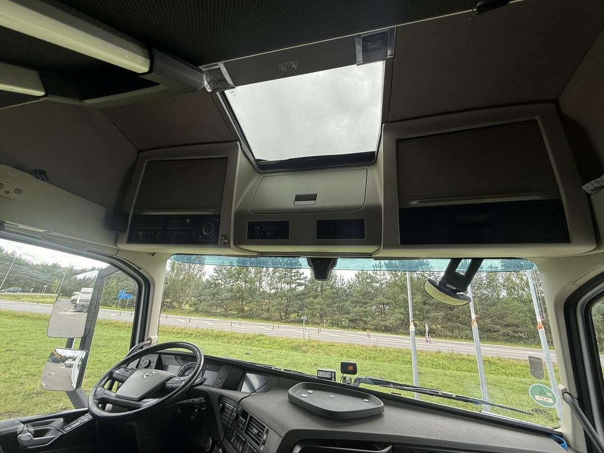 Volvo FH 420 MEGA, double sleeper