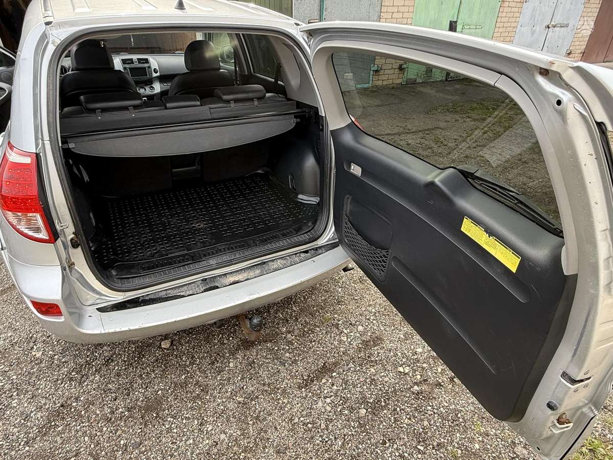 Toyota RAV4 - 7