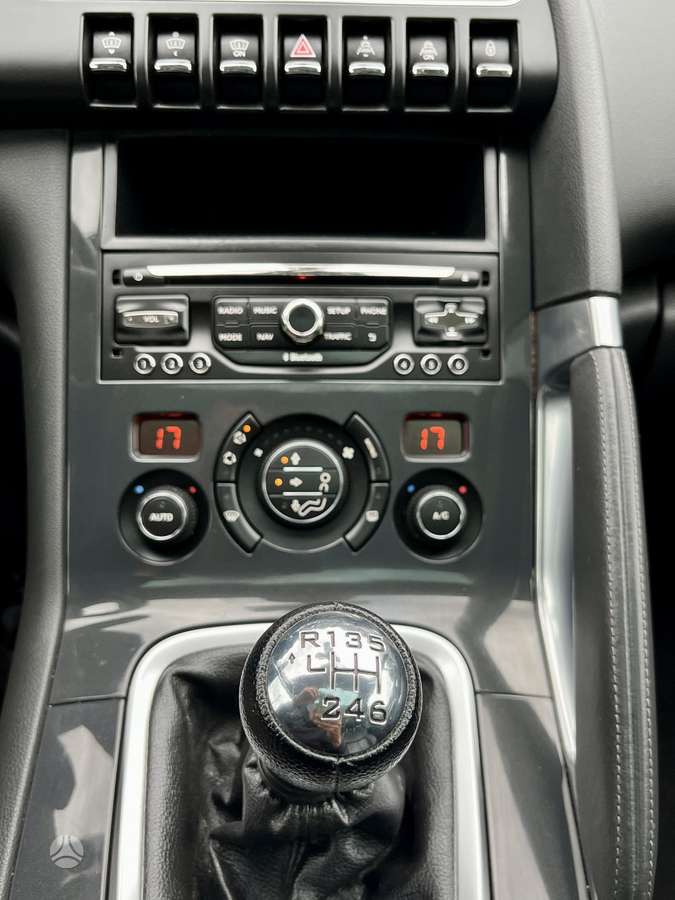 Peugeot 3008 - 11
