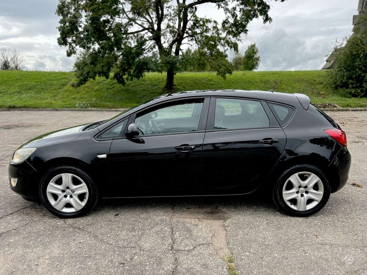 Opel Astra, 1.7 l., hatchback