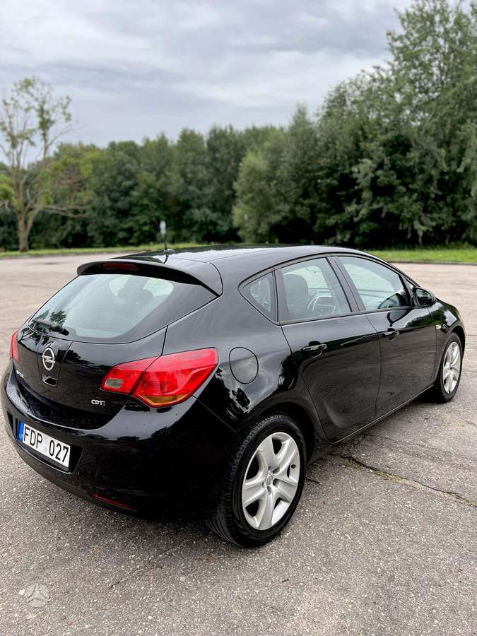 Opel Astra, 1.7 l., hatchback