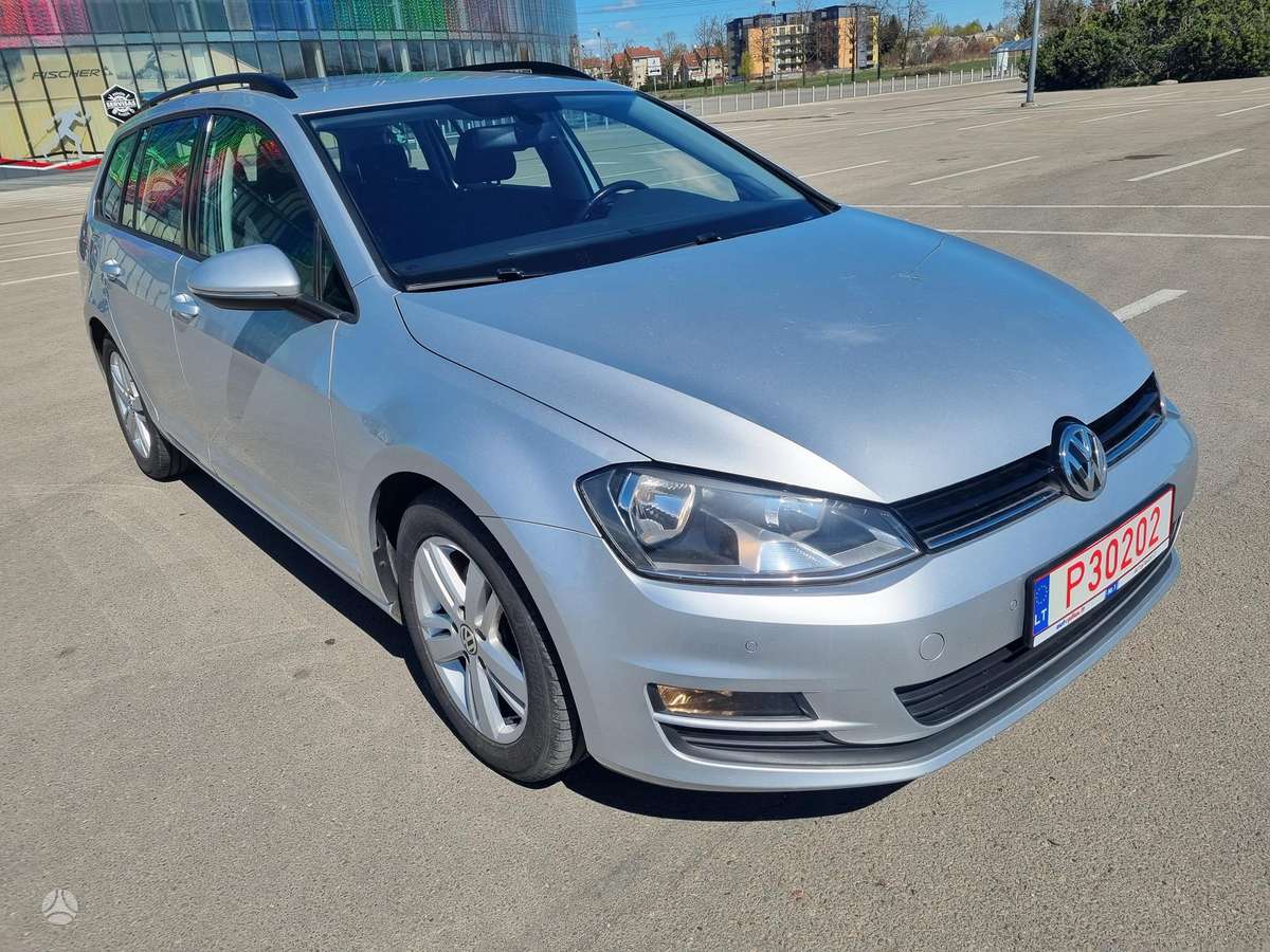 Volkswagen Golf - 1