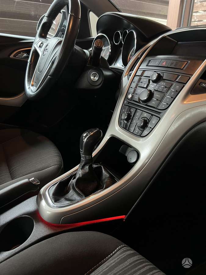 Opel Astra, 1.7 l., Хэтчбек