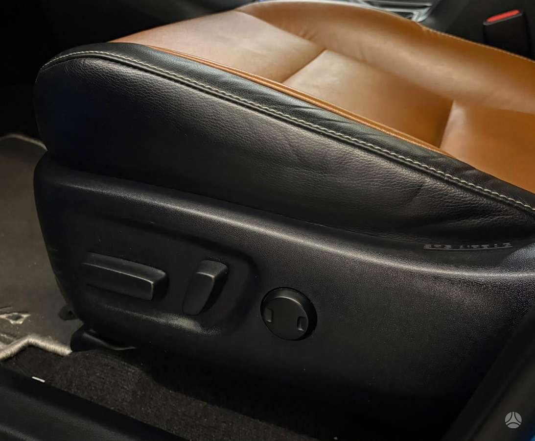 Toyota RAV4 - 10