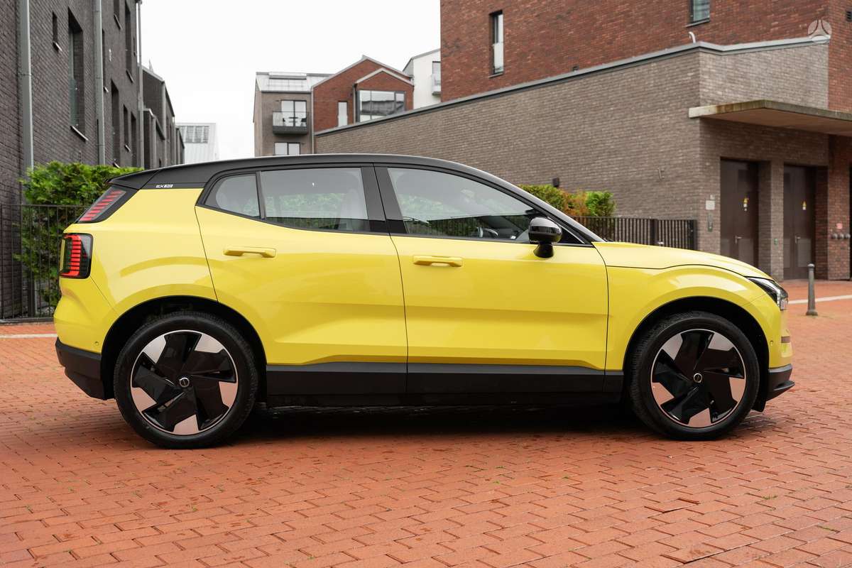 Volvo EX30 - 8