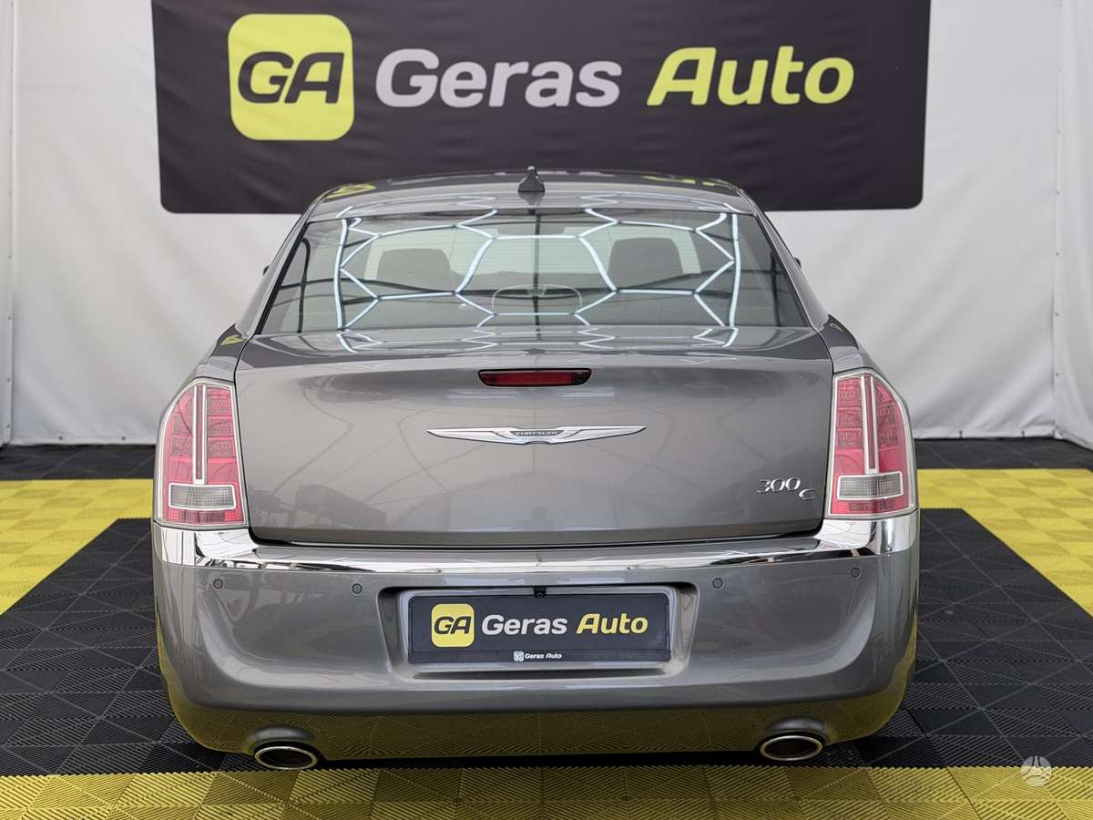 Chrysler 300C, 3.0 l., Седан