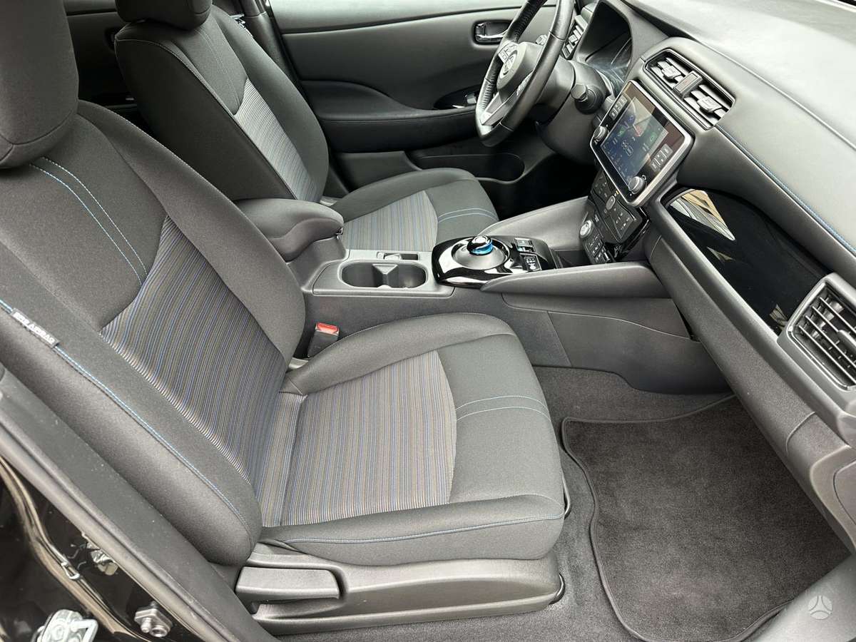 Nissan Leaf, 40 kWh, hatchback