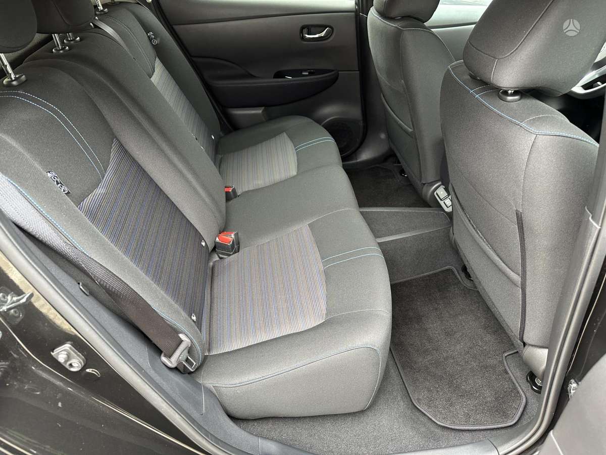 Nissan Leaf, 40 kWh, hatchback