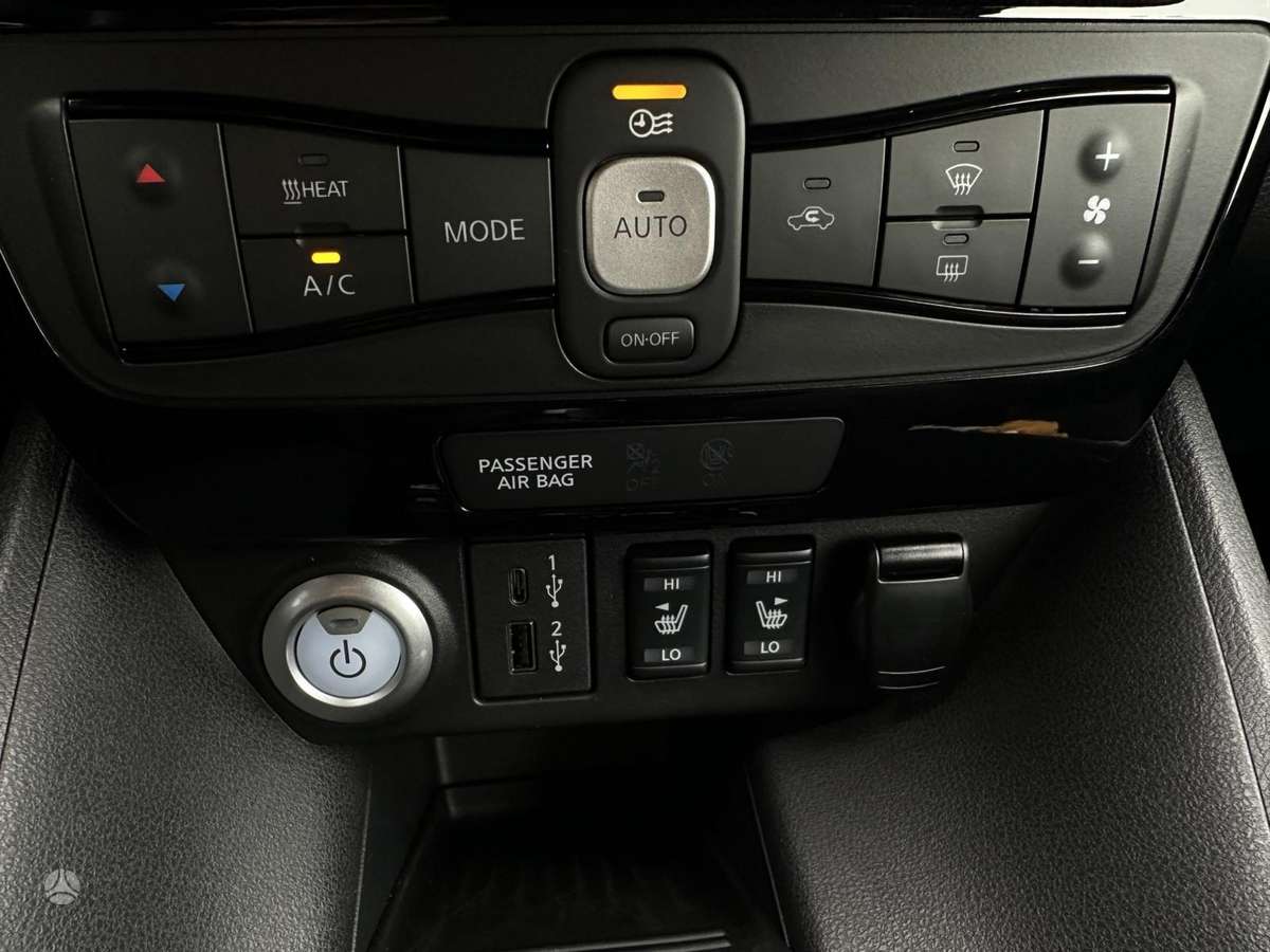 Nissan Leaf, 40 kWh, hatchback