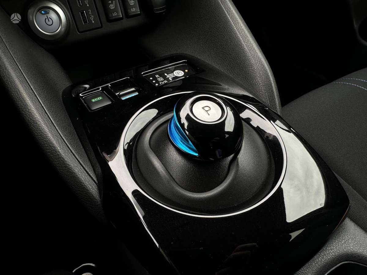 Nissan Leaf, 40 kWh, hatchback