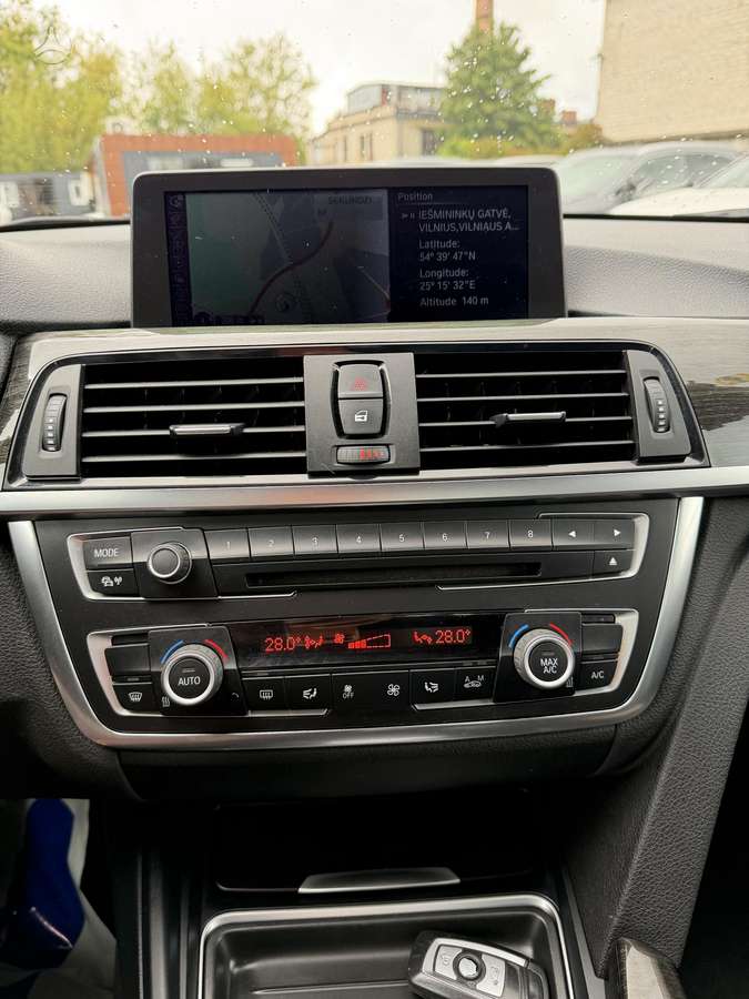 BMW 320, 2.0 l., Седан