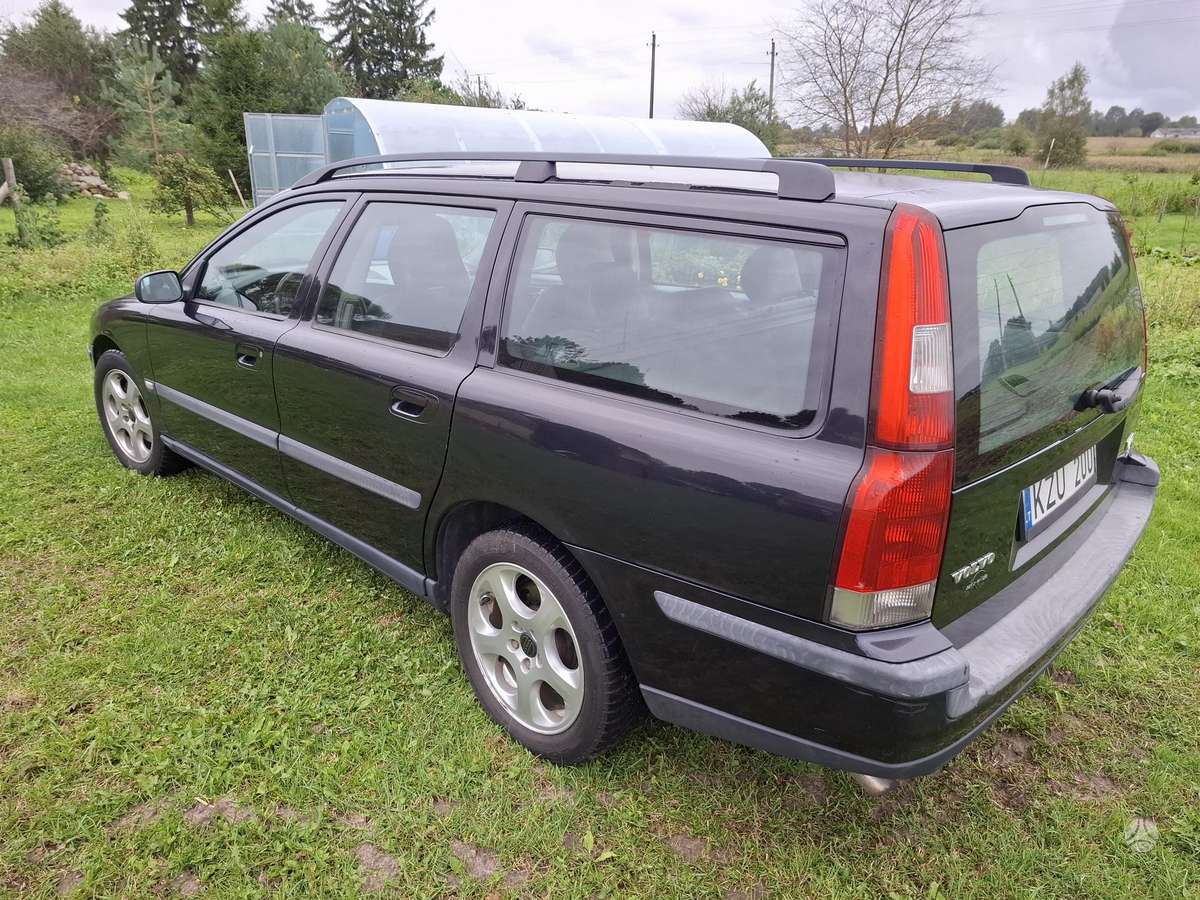 Volvo V70 - 1