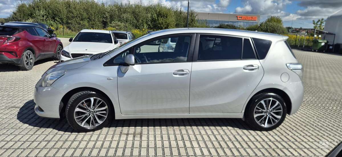 Toyota Verso - 7