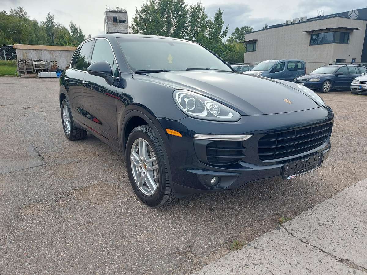 Porsche Cayenne - 1