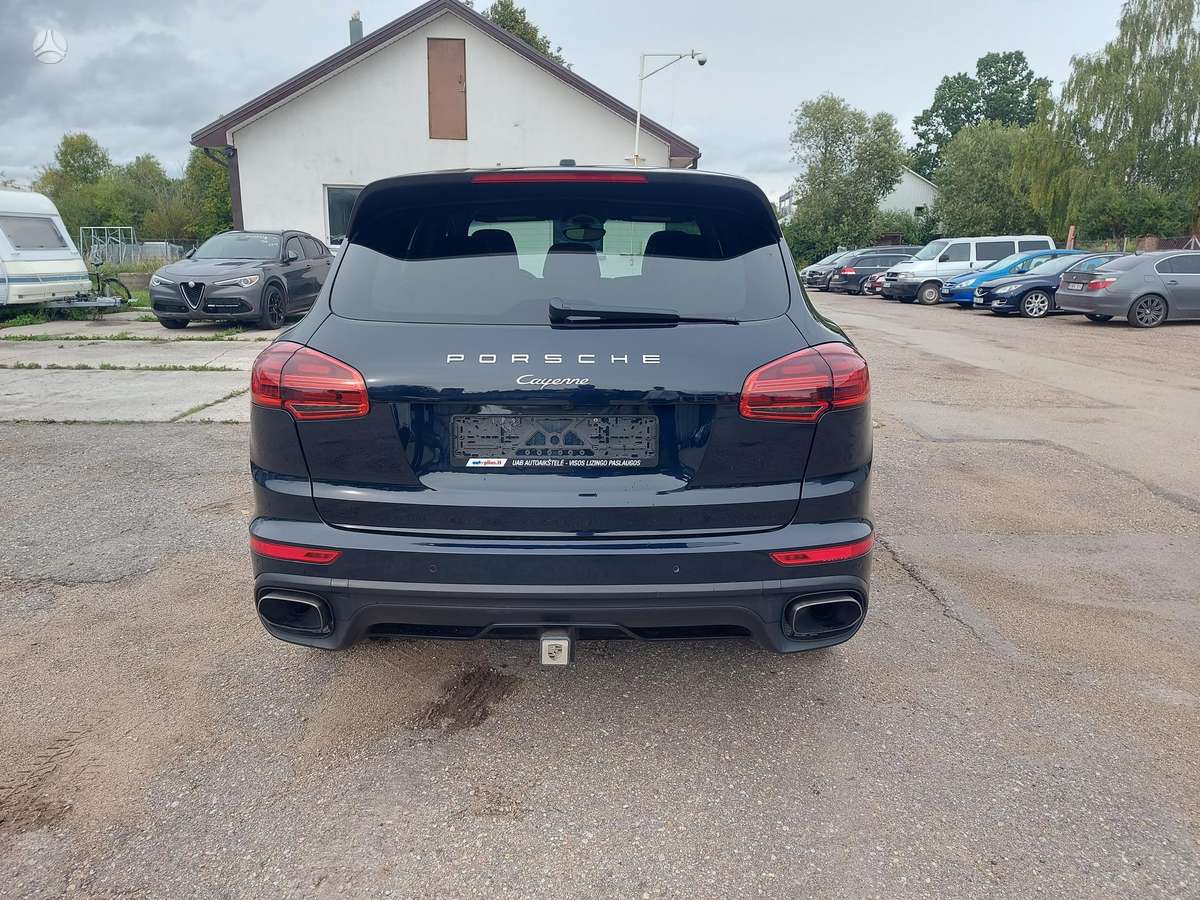 Porsche Cayenne - 7