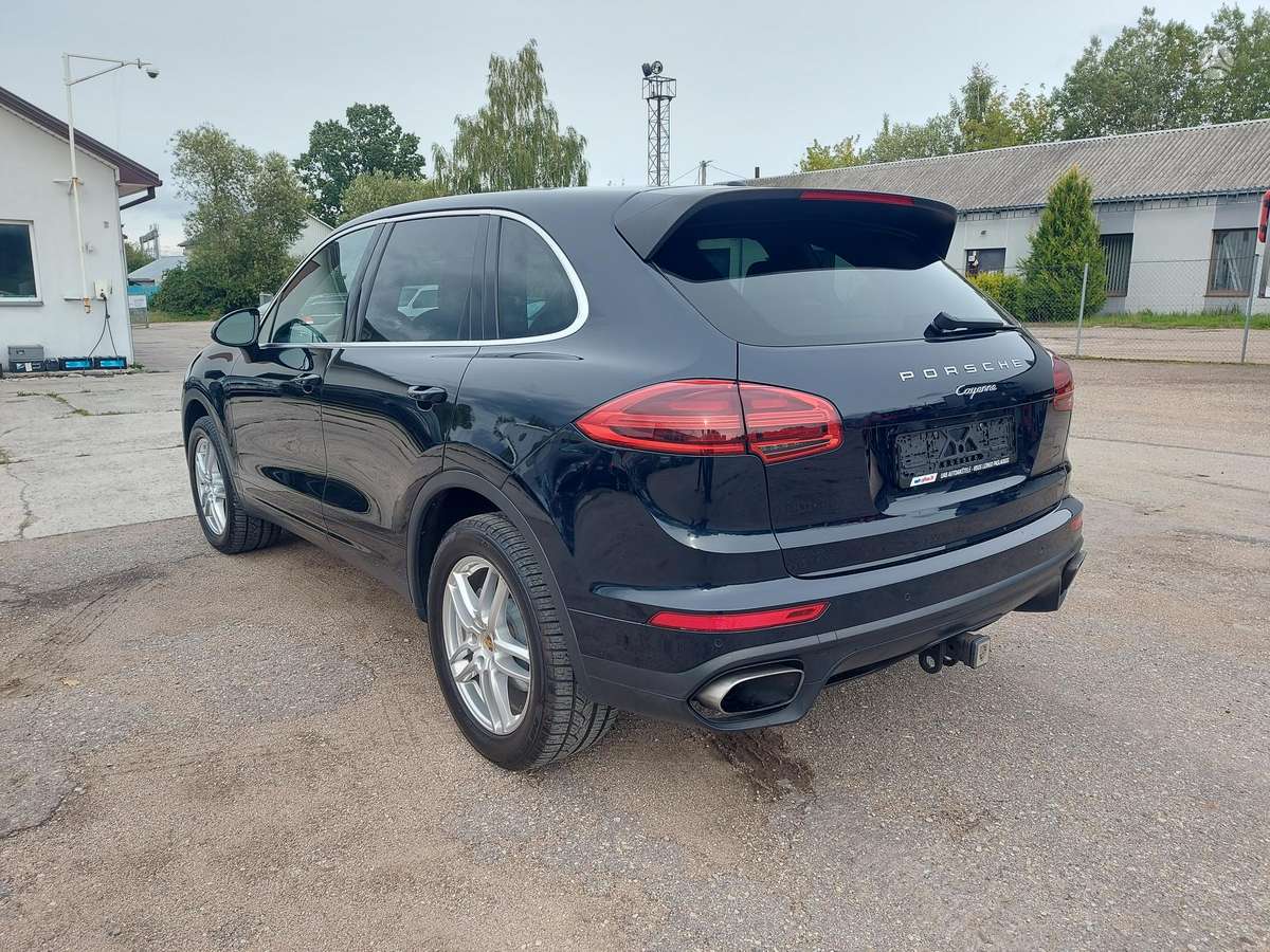 Porsche Cayenne - 8