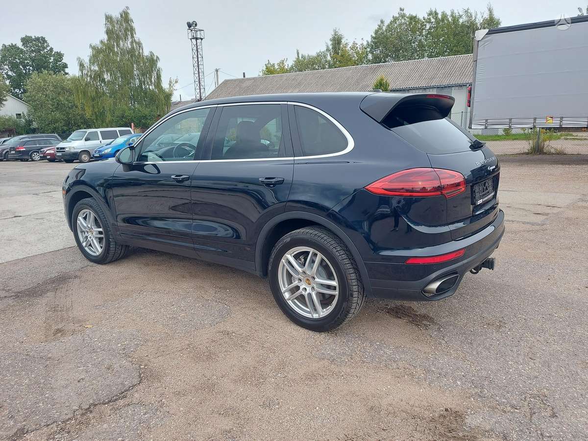 Porsche Cayenne - 9