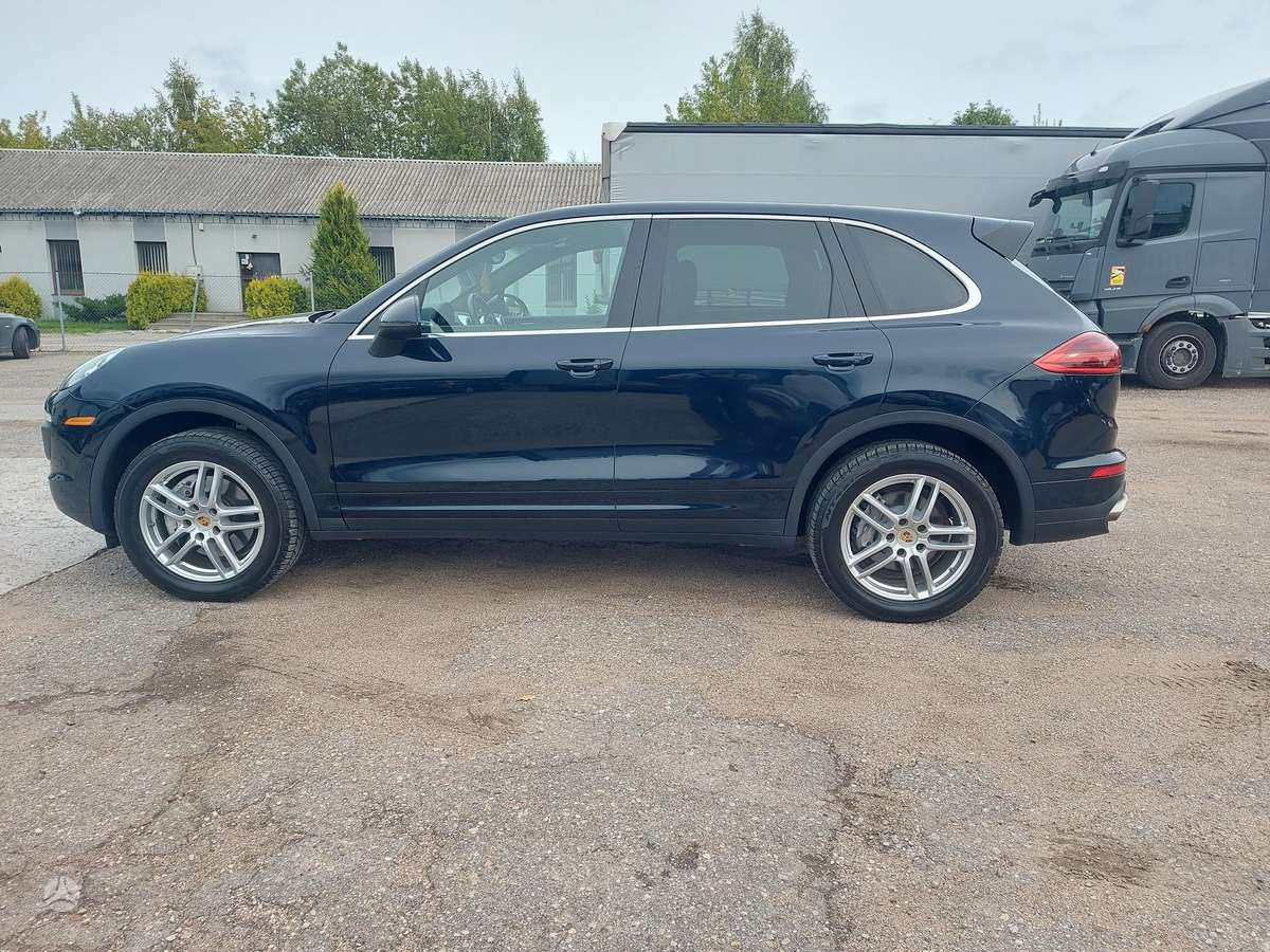 Porsche Cayenne - 10