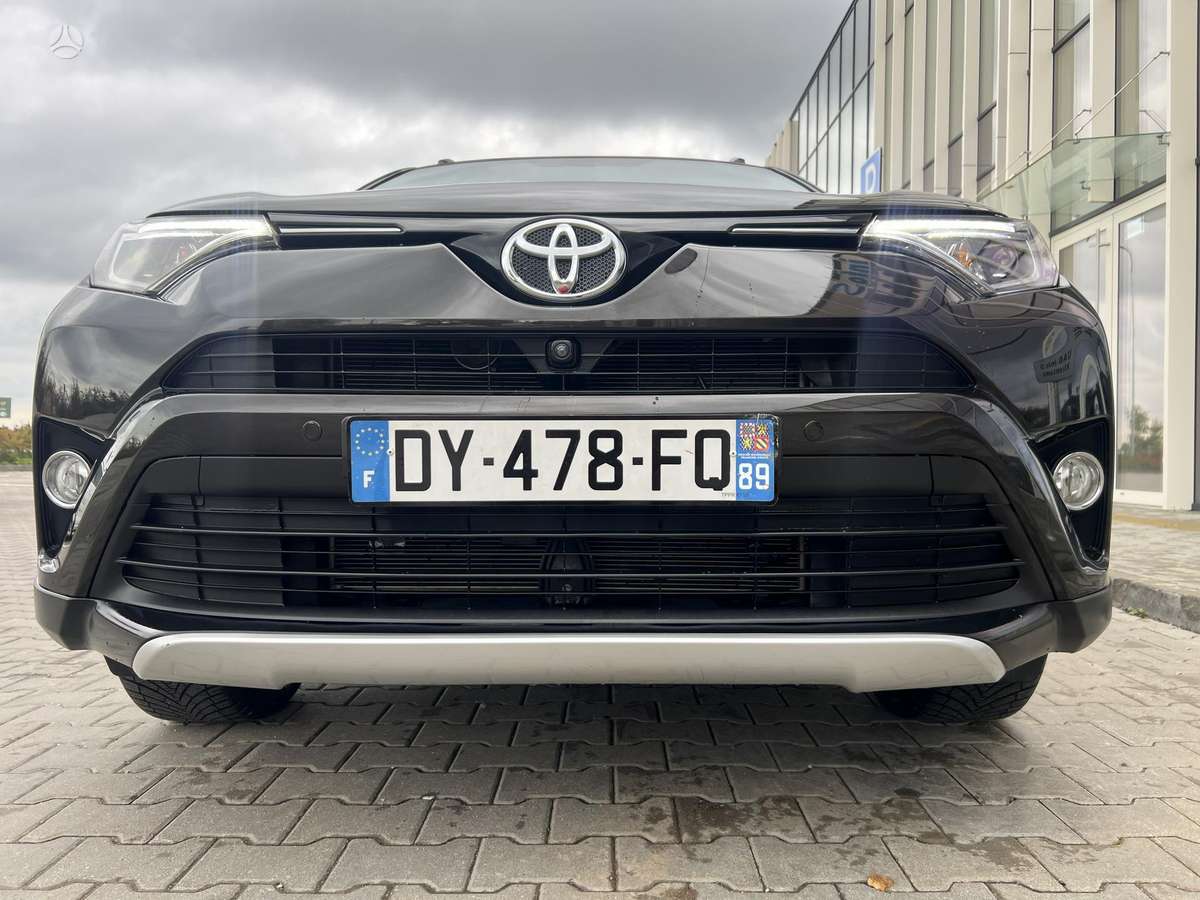 Toyota RAV4 - 5