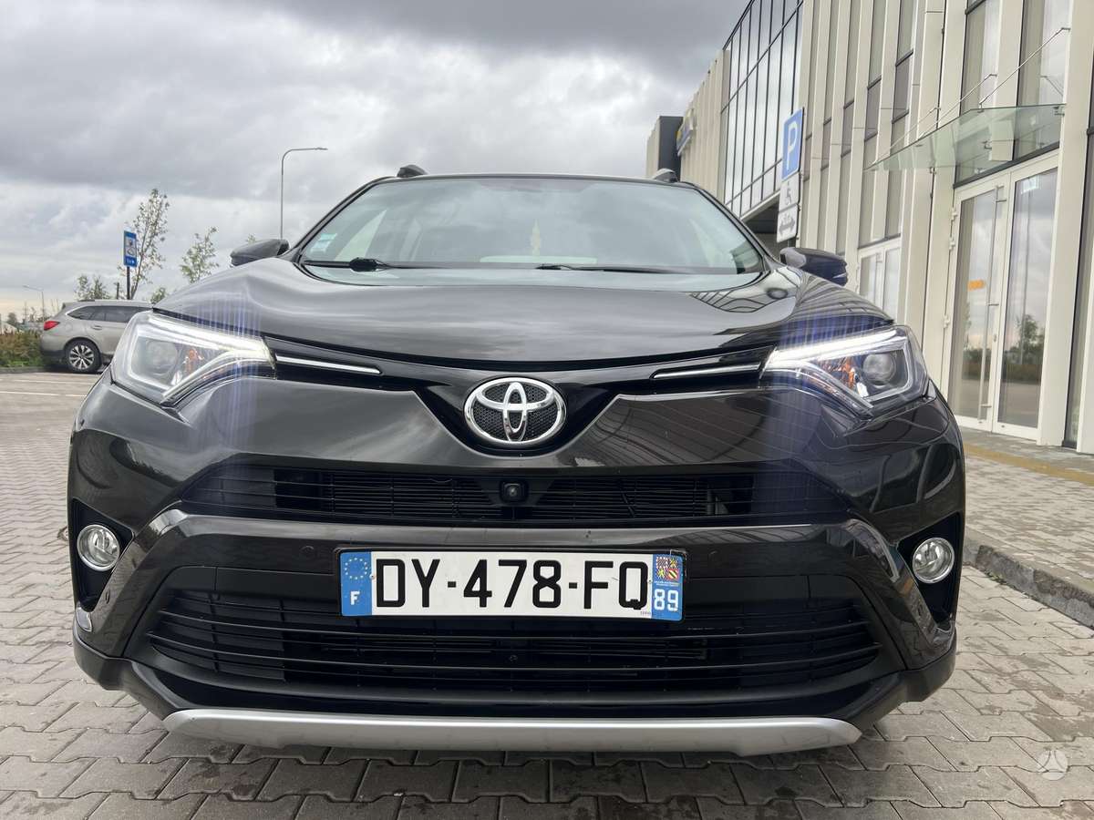 Toyota RAV4 - 6