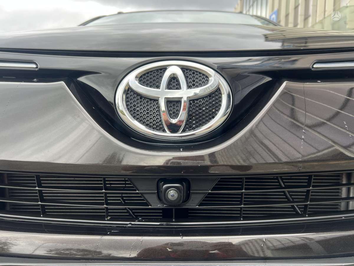 Toyota RAV4 - 8