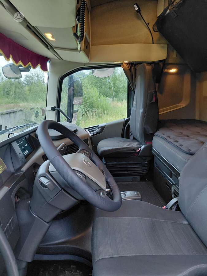 Volvo FH12 540, double sleeper
