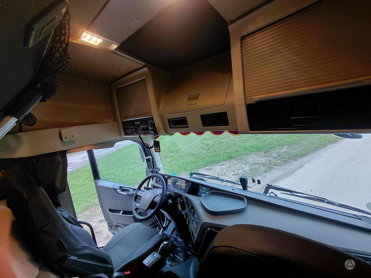 Volvo FH12 540, double sleeper