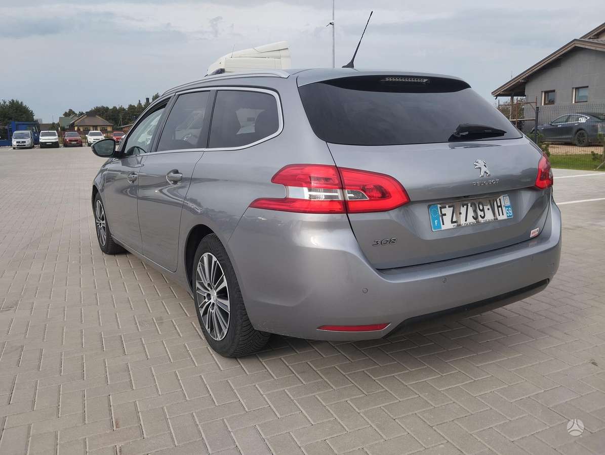 Peugeot 308 - 4