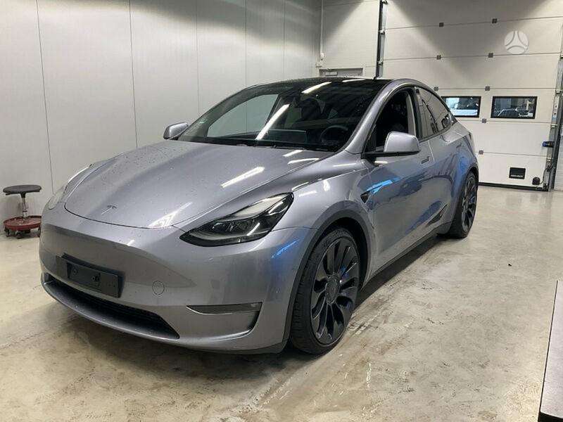 Tesla Model Y, Внедорожник / Кроссовер