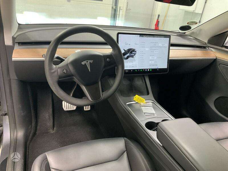 Tesla Model Y, off-road / crossover