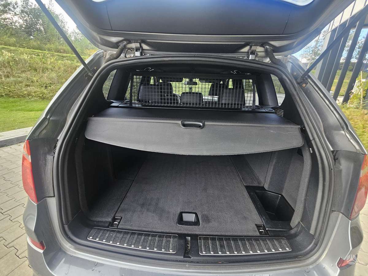 BMW X3, 2.0 l., off-road / crossover