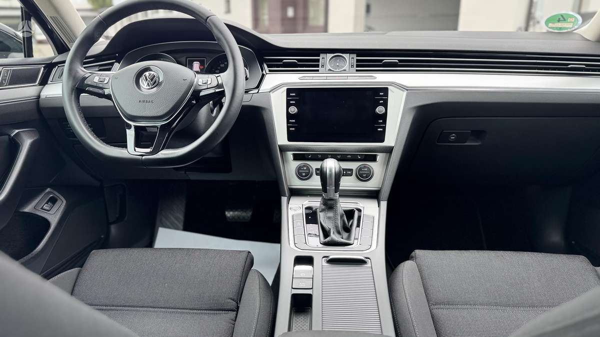 Volkswagen Passat, 2.0 l., Универсал