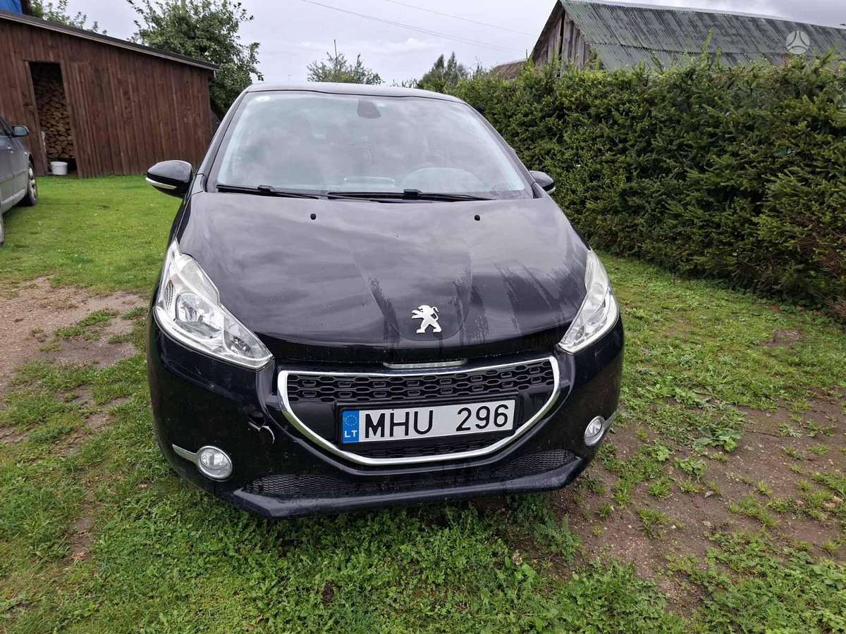 Peugeot 208 - 1