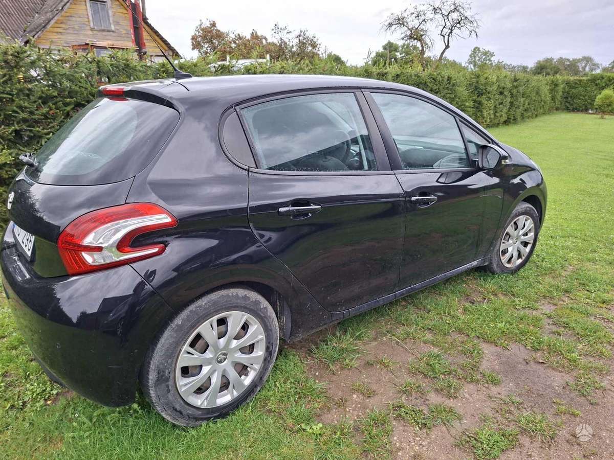 Peugeot 208 - 3