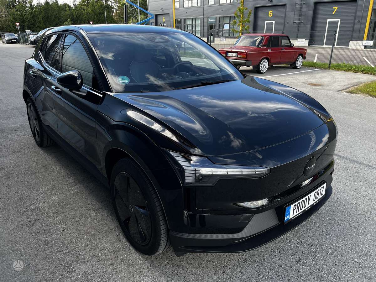 Volvo EX30, 69 кВт·ч, Универсал