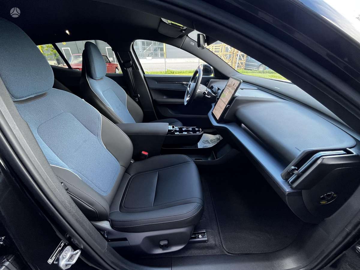 Volvo EX30, 69 кВт·ч, Универсал