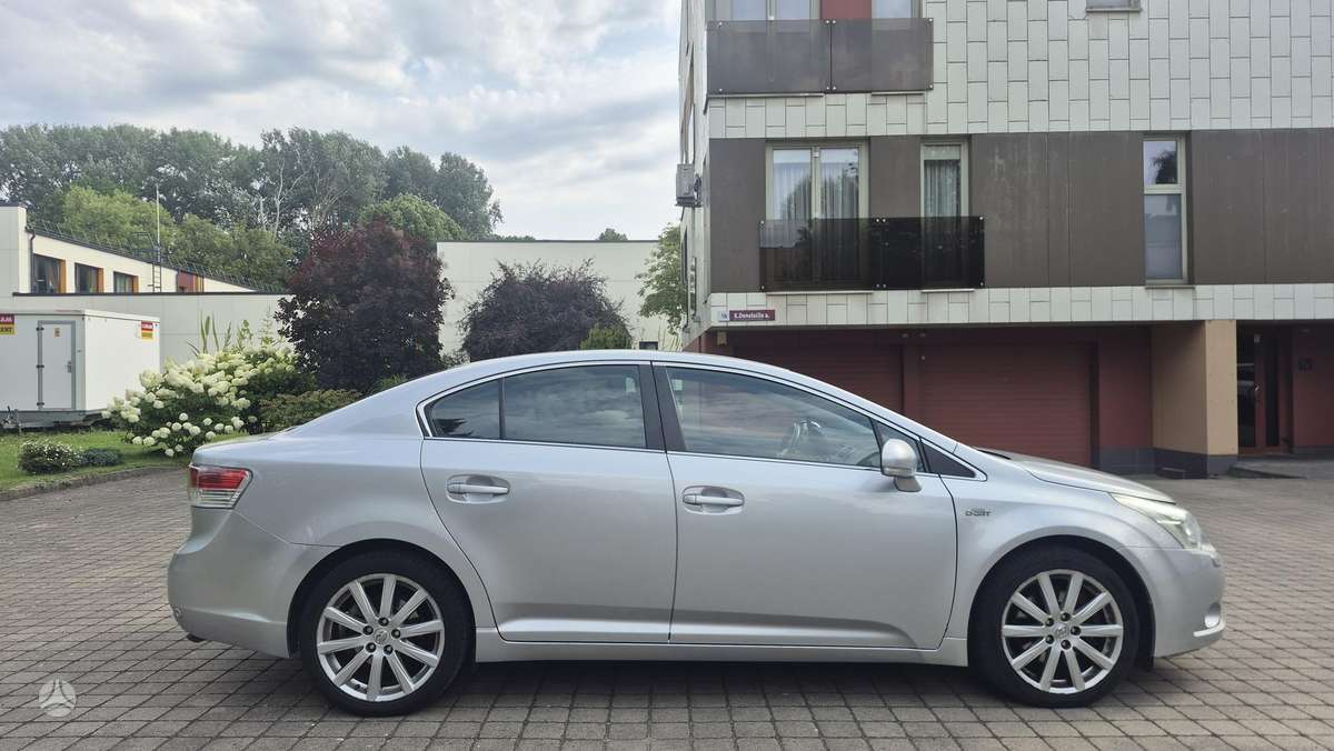 Toyota Avensis - 5