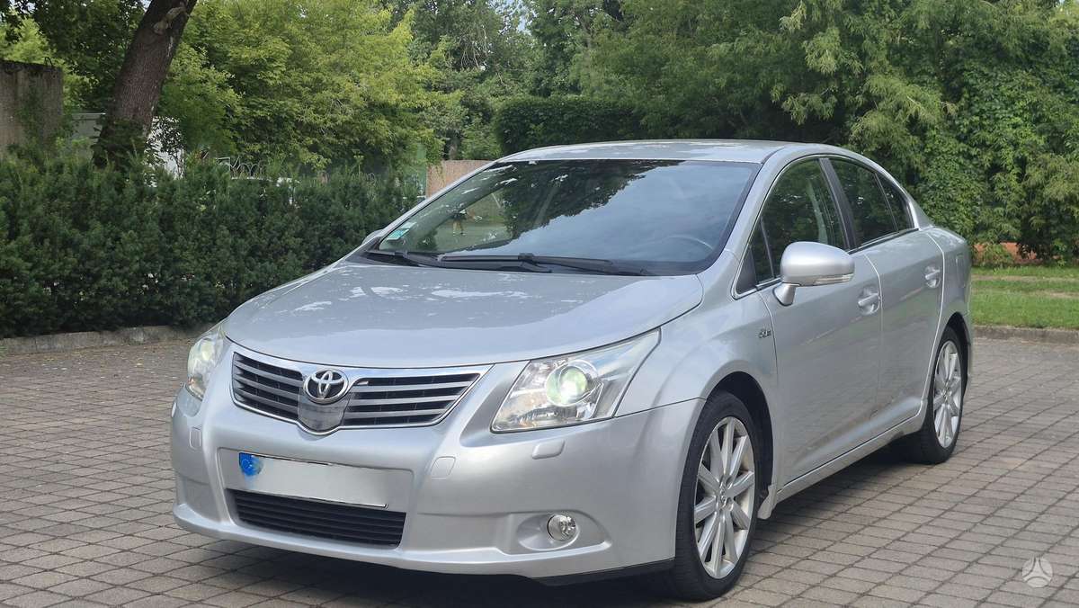 Toyota Avensis - 8